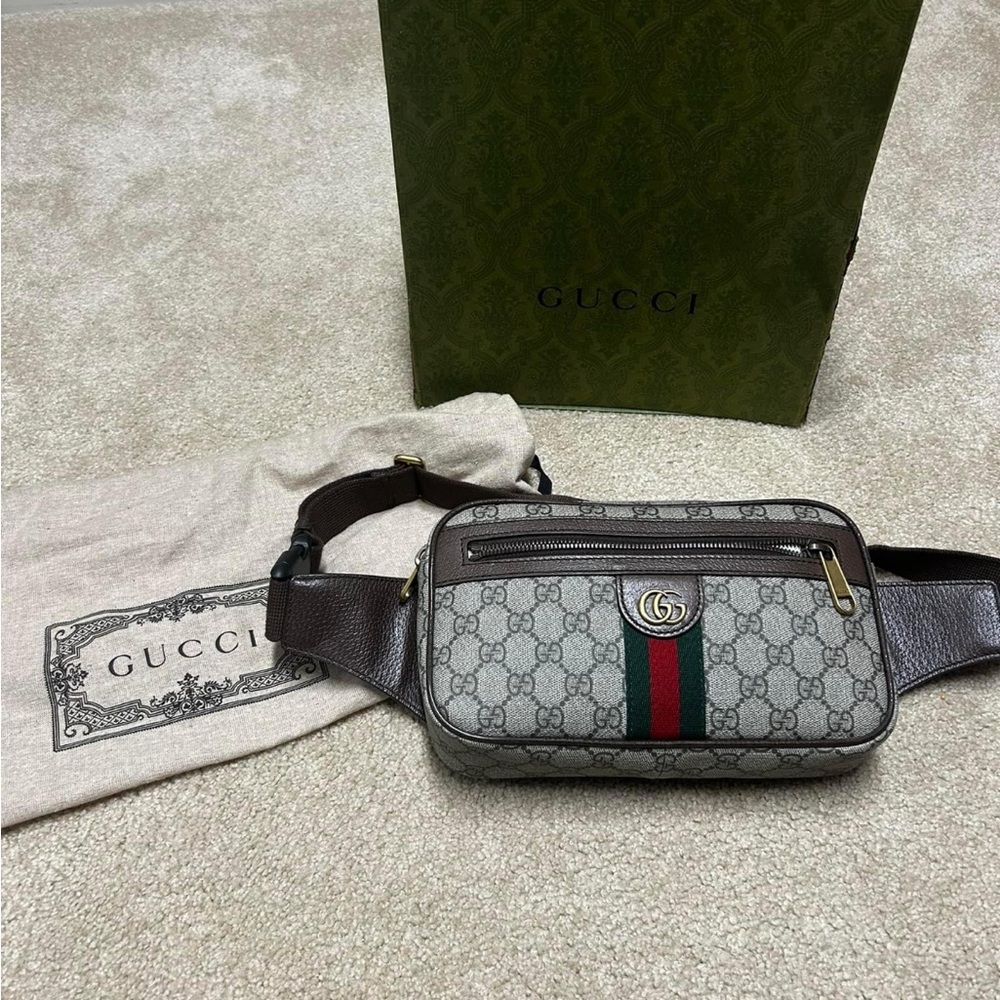 Authentic, like new Gucci belt bag - Picture 2 of 10